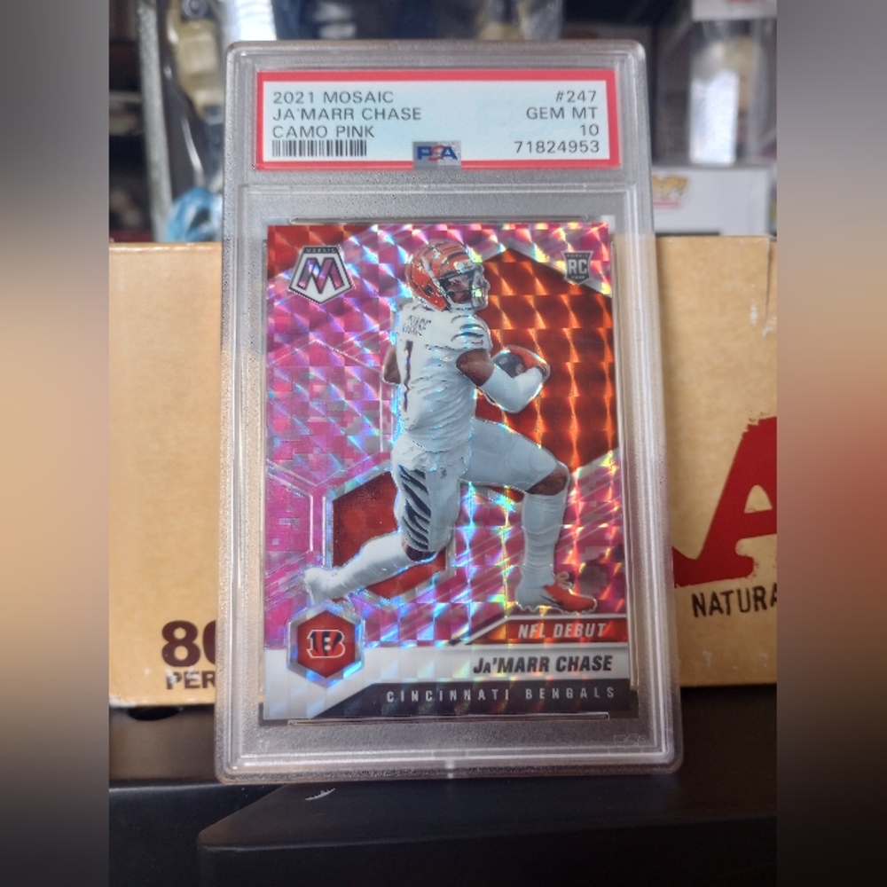 Ja'Marr Chase Rookie Panini Mosaic Pink Camo Prizm NFL Debut PSA 10